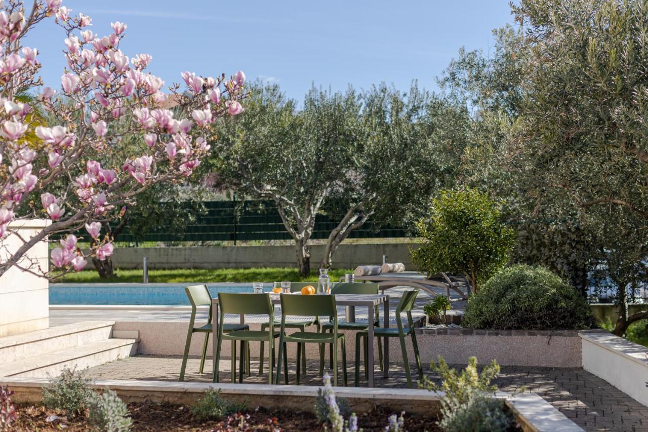 The Olive Poolhouse Apartment Split Exterior photo